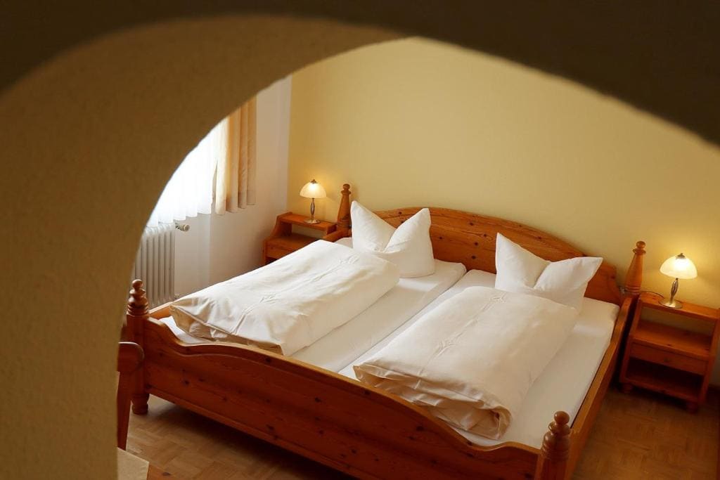 Double Room with Private Bathroom room - Image 2
