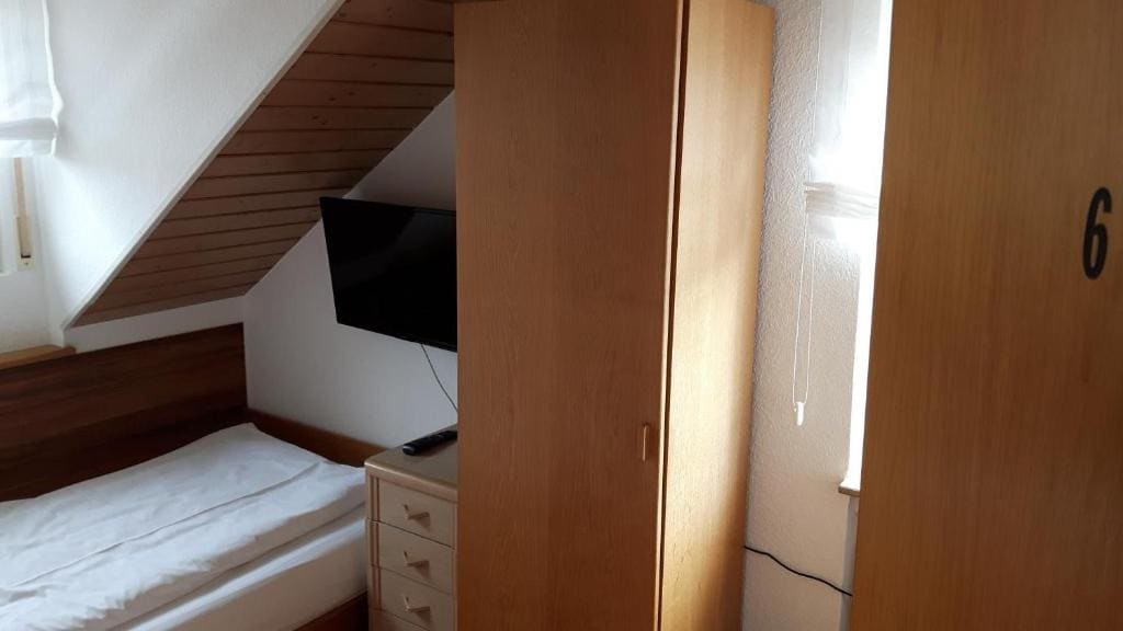Economy Einzelzimmer room - Image 3