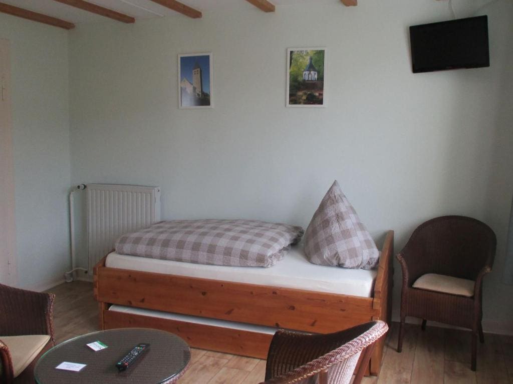 Family Room room - Image 2