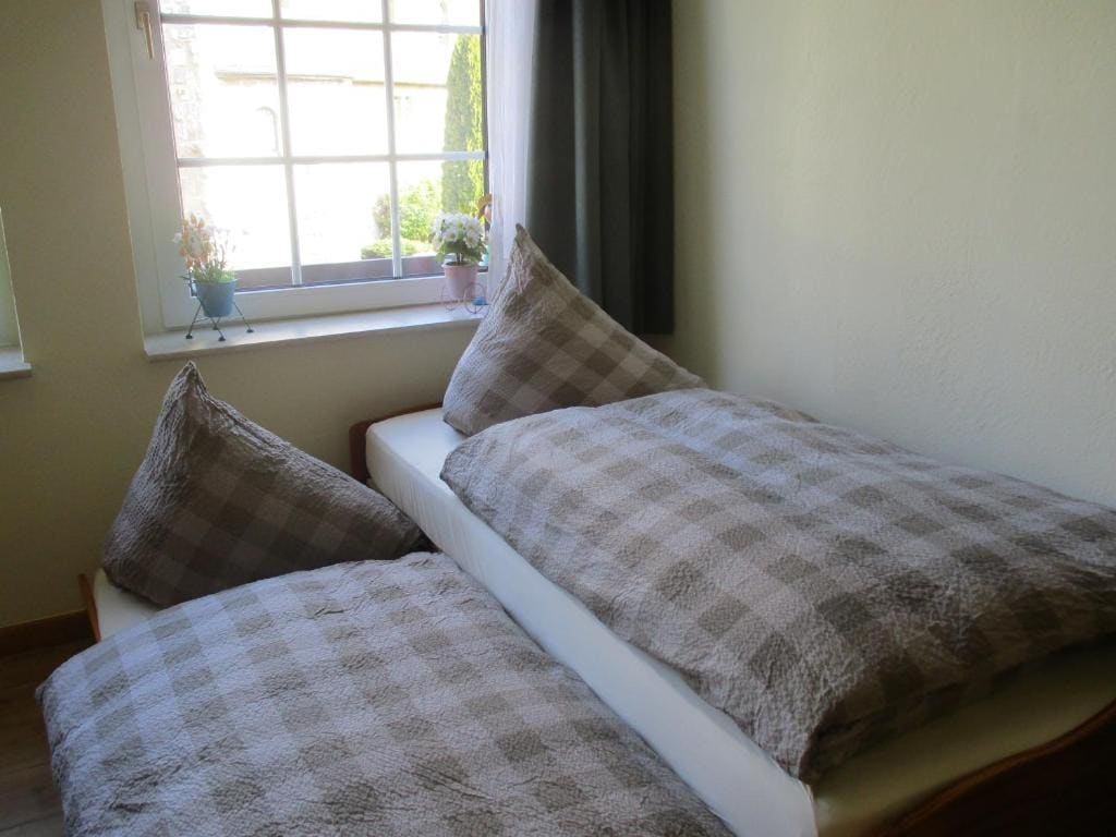Family Room room - Image 3