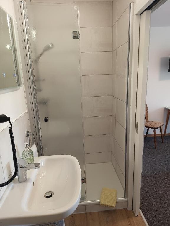 Double Room with Private Bathroom room - Image 3