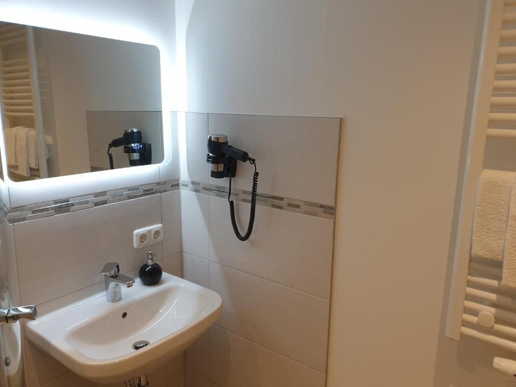 Triple Room with Bathroom room - Image 3