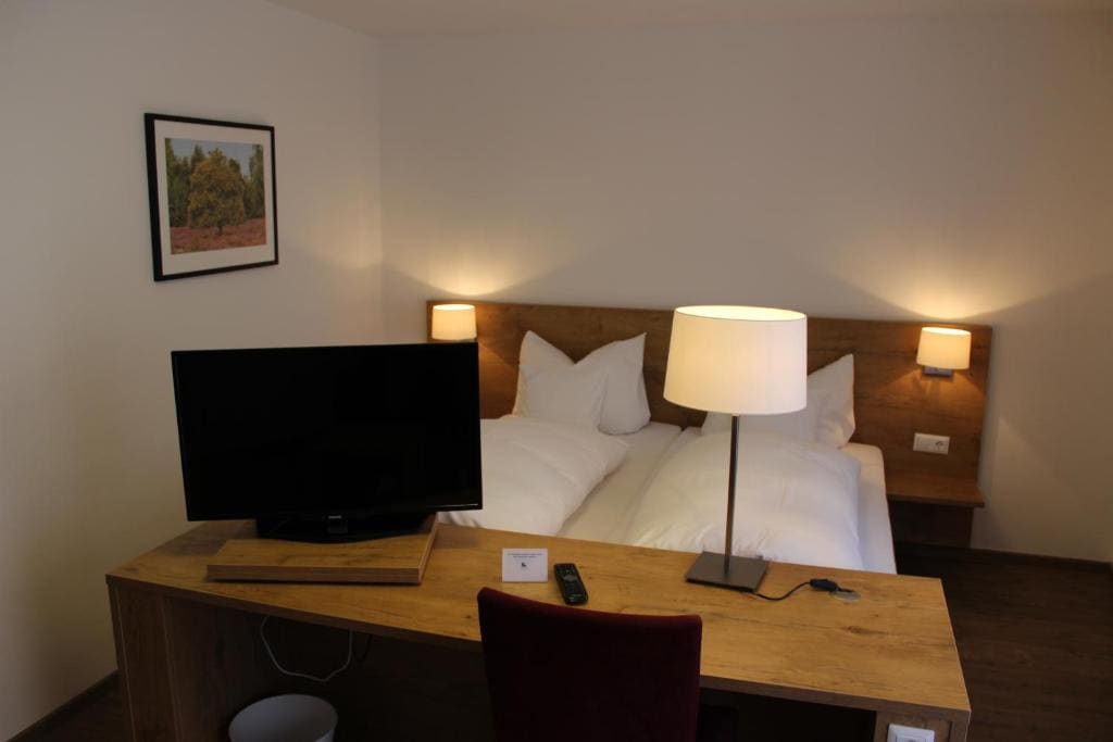 Deluxe Double Room with Balcony room - Image 3
