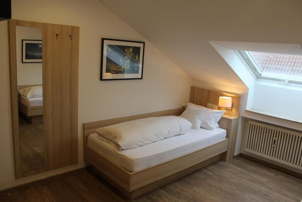 Business Room with twin beds room - Image 1