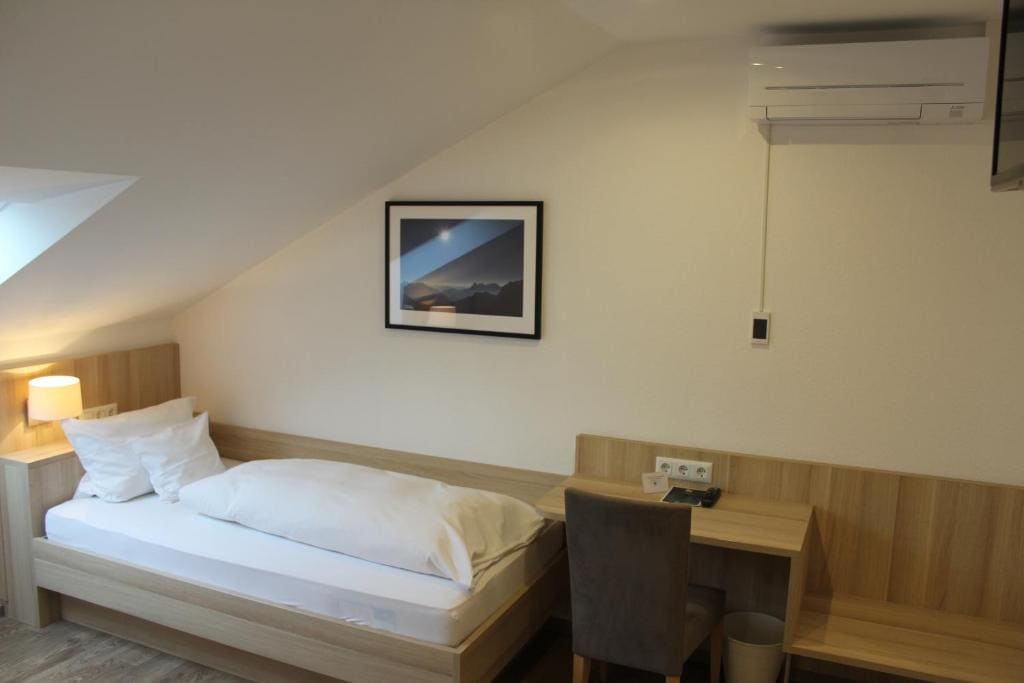 Business Room with twin beds room - Image 2