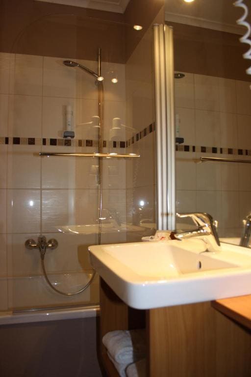 Budget Double Room room - Image 2