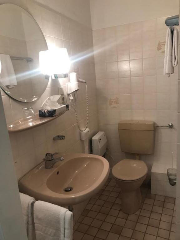 Budget Single Room room - Image 1