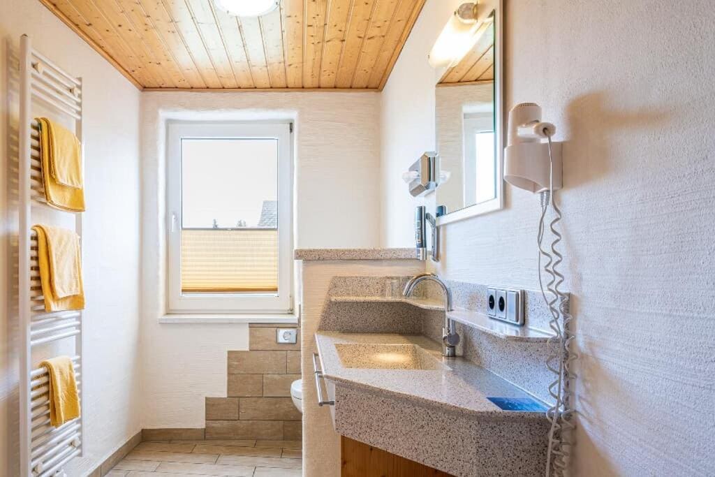 Twin Room room - Image 1