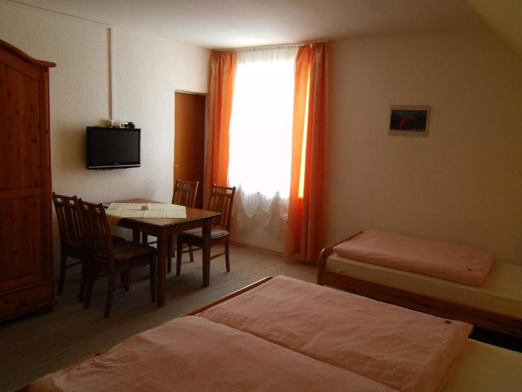 Quadruple Room room - Image 1