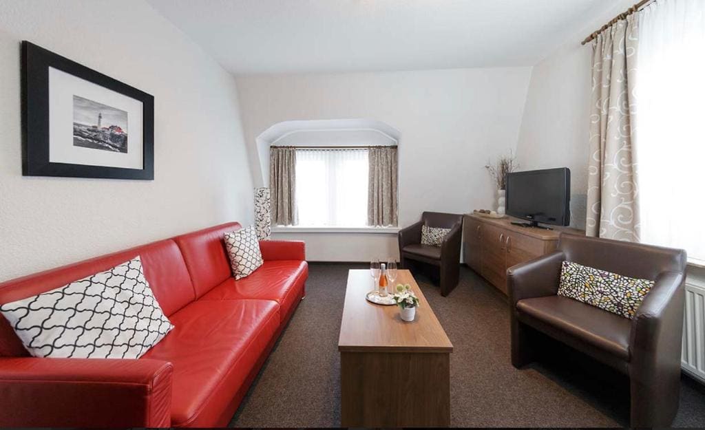 Deluxe Suite with Sea View room - Image 1