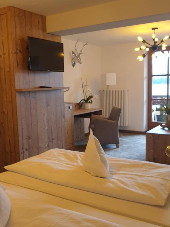 Loge Room room - Image 1