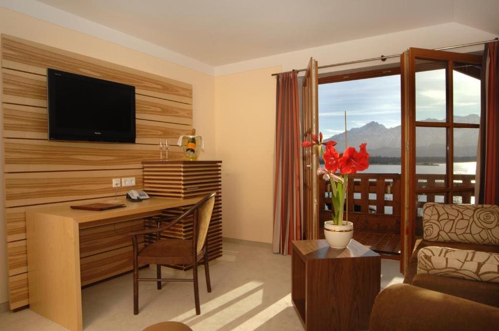 Loge Room room - Image 2