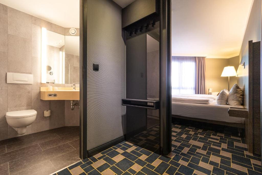 Standard Double or Twin Room room - Image 3