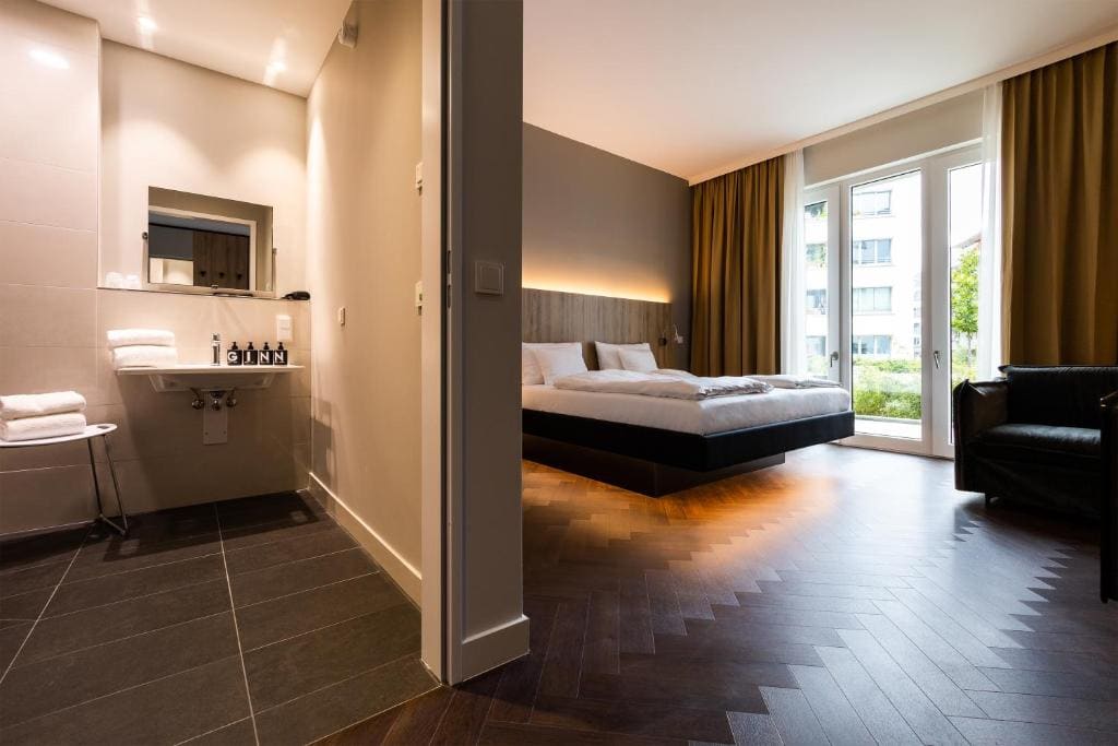 Double Room with Balcony room - Image 1