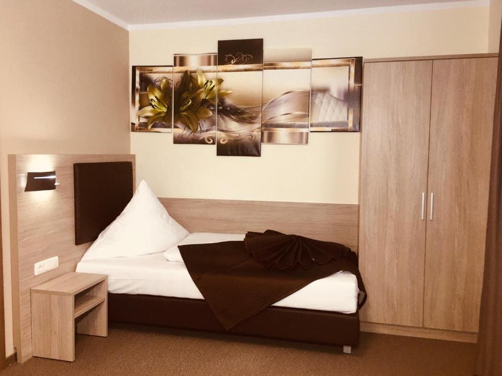 Family Room with Shower room - Image 2