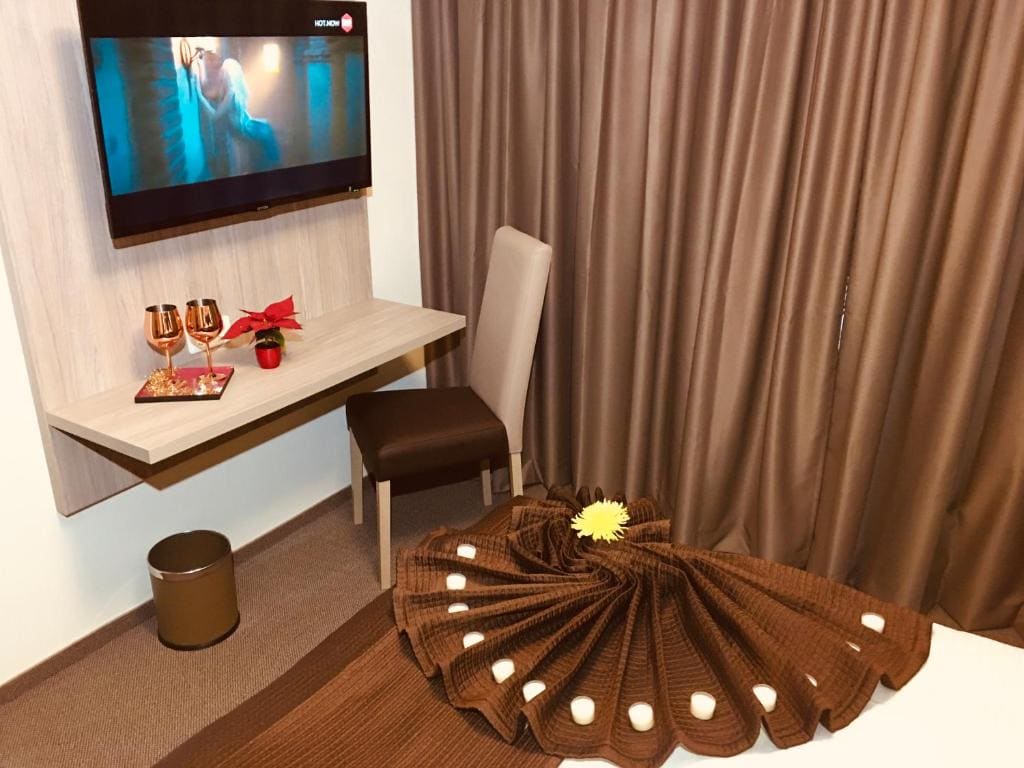 Family Room with Shower room - Image 3