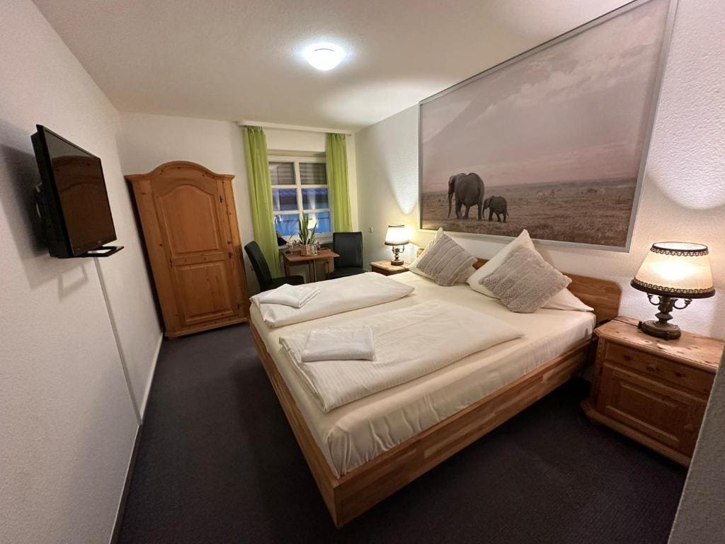 Double Room with Private Bathroom room - Image 1
