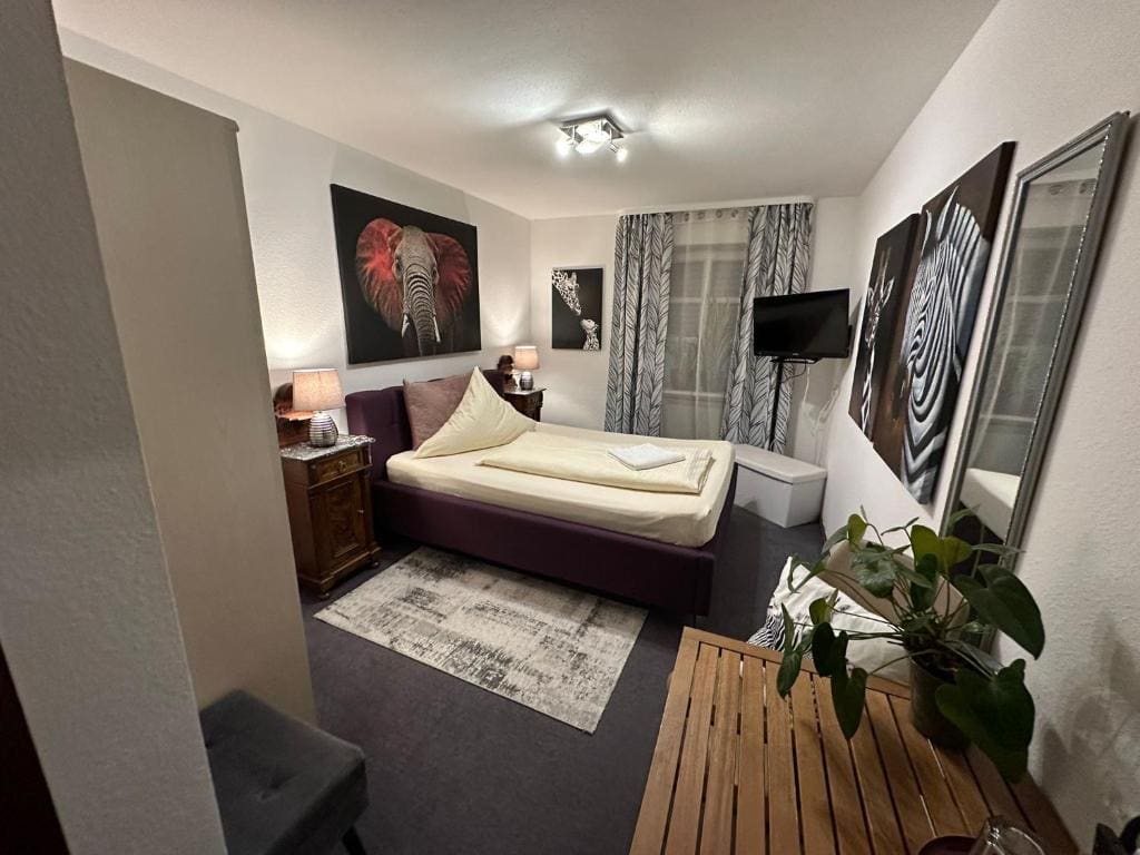 Single Room with Private Bathroom room - Image 2
