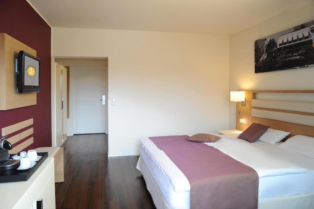 Double Room with Balcony room - Image 1
