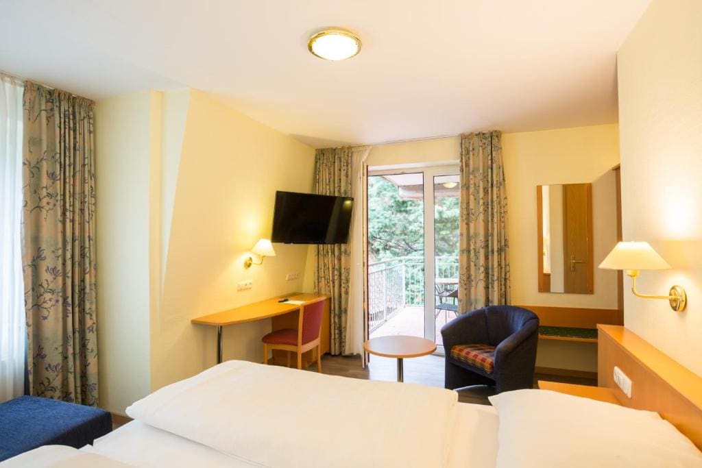 Deluxe Double Room with Balcony room - Image 1