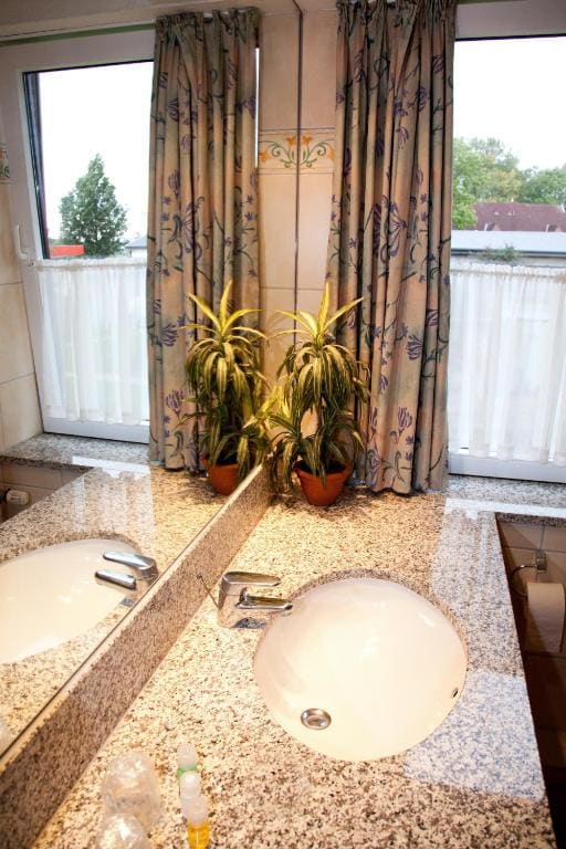 Quadruple Room room - Image 2