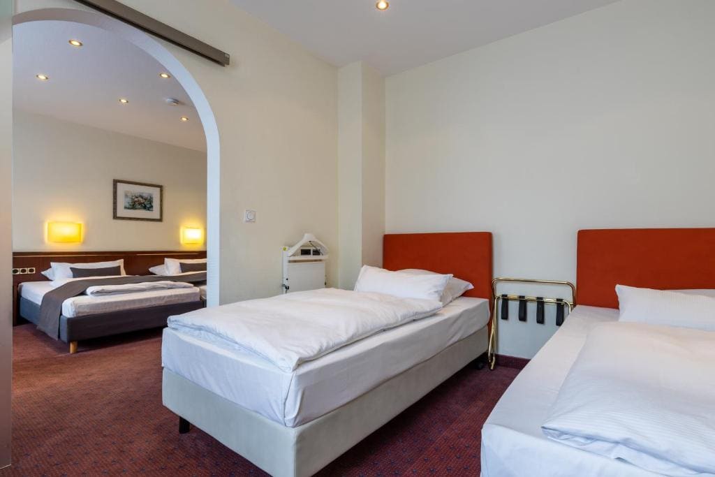 Family Room room - Image 1