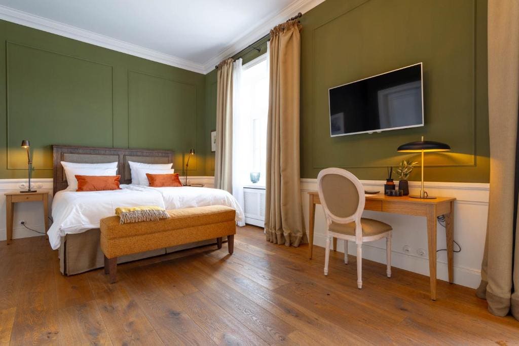 Large Double Room room - Image 2