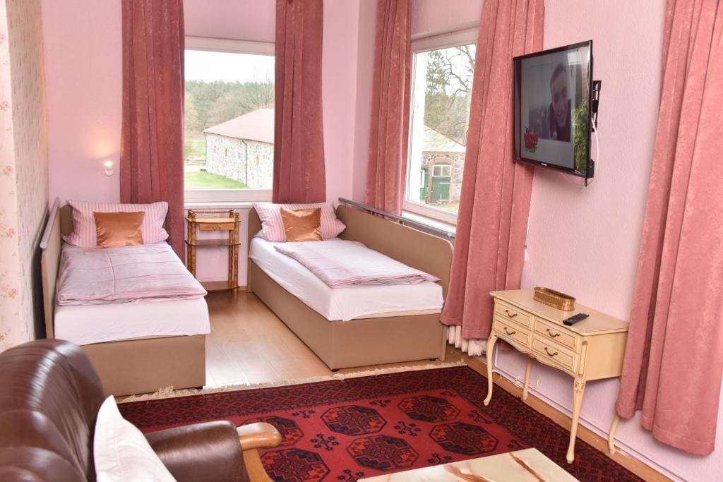 Deluxe Double or Twin Room room - Image 3