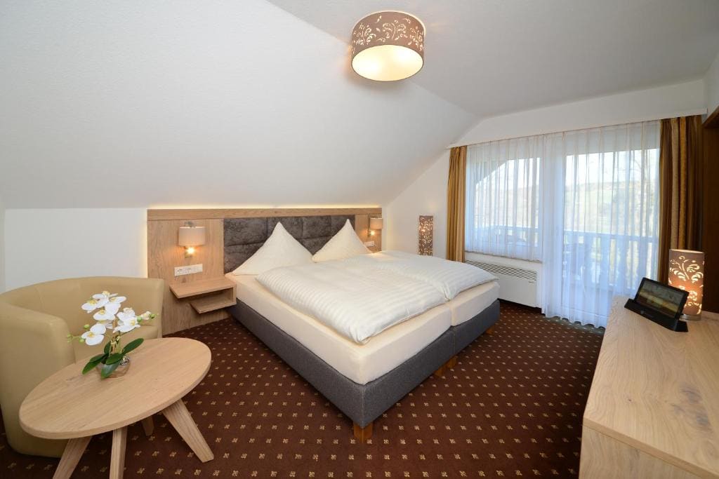 Comfort Doppelzimmer mit Balkon room - Image 2