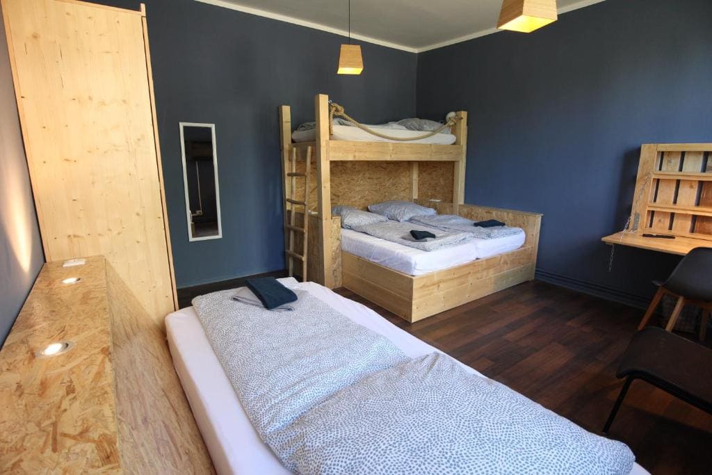 Quadruple Room with Private Bathroom room - Image 1