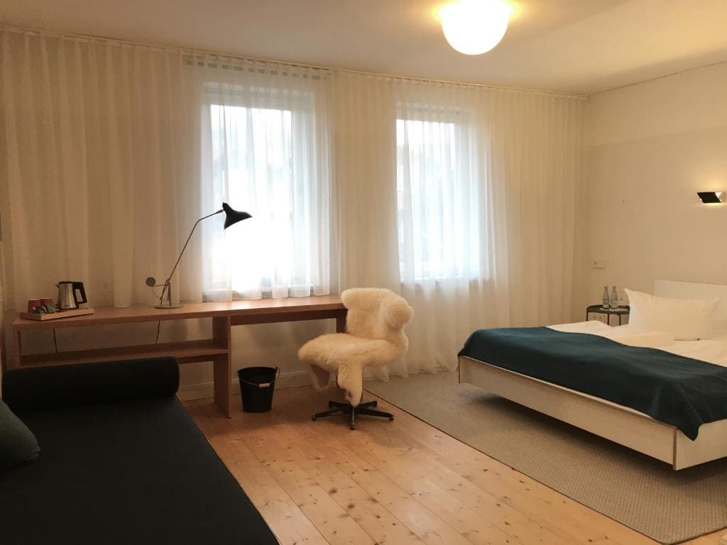 Deluxe Room (1 adult + 1 child) room - Image 1