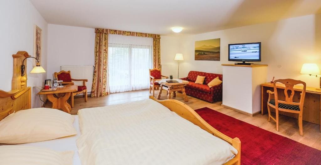 Family Room room - Image 1