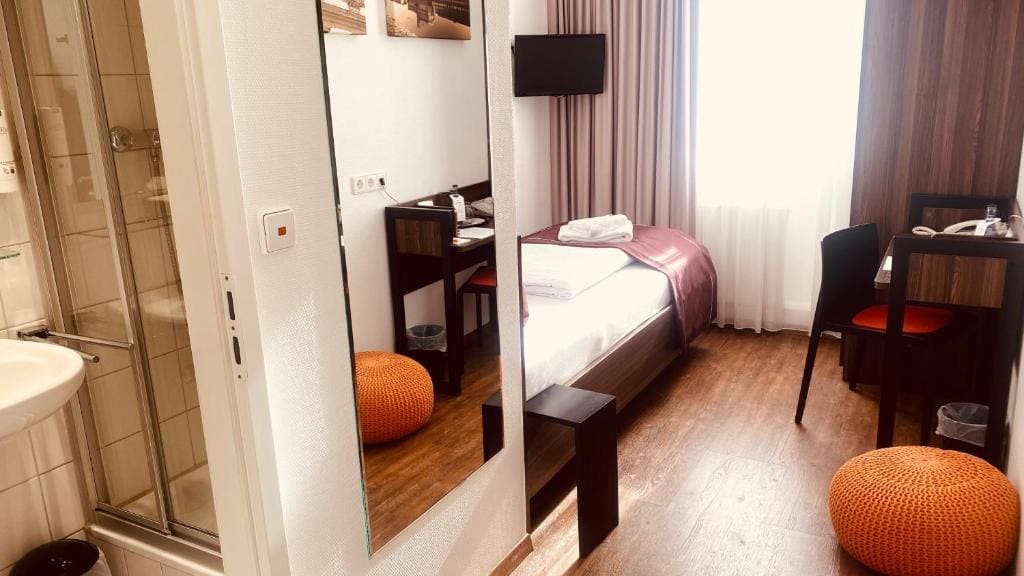 Economy Single Room room - Image 2