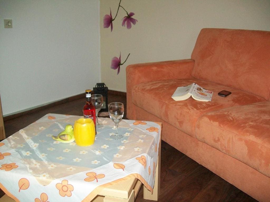 Deluxe Double Room with Shower room - Image 1