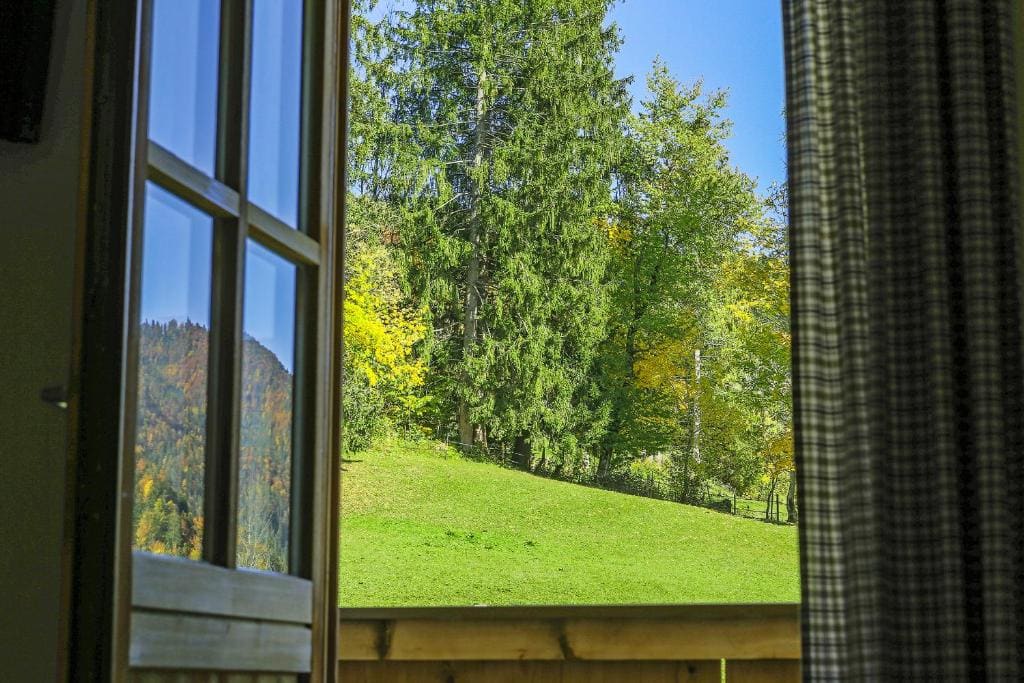 Single Room with Balcony room - Image 2