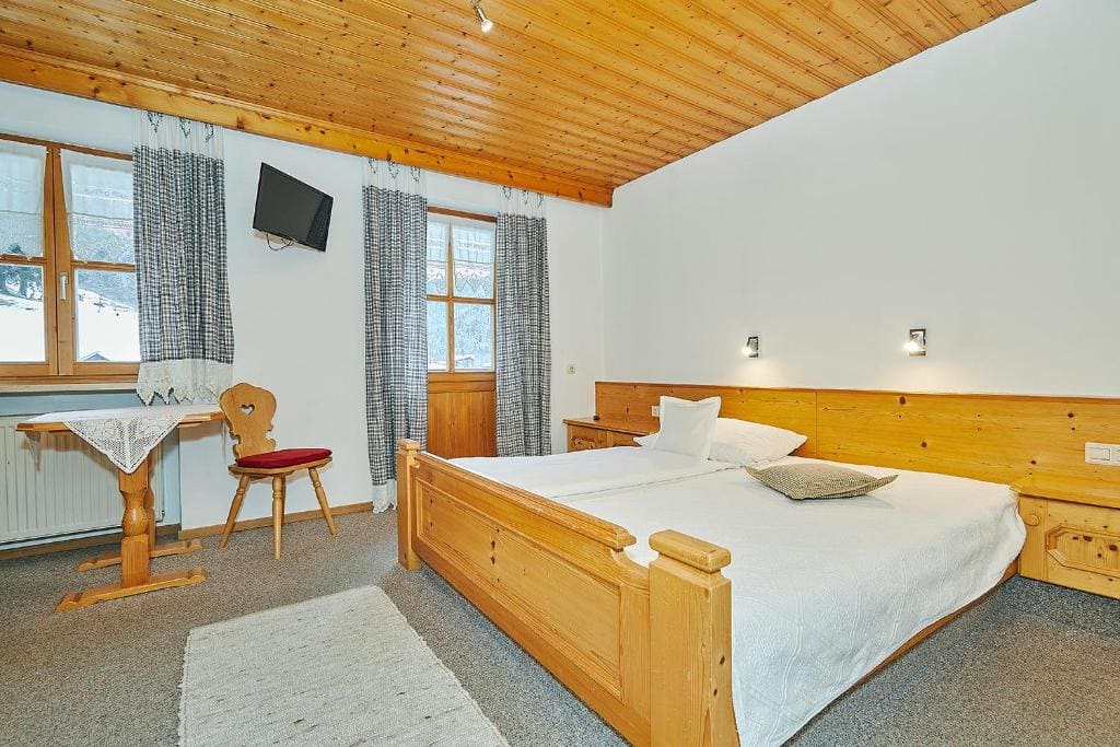 Single Room with Balcony room - Image 1