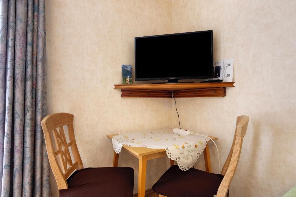 Double Room with Mountain View room - Image 3