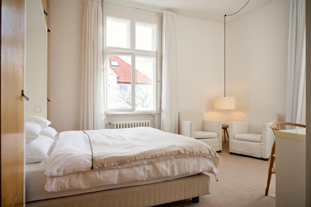Deluxe Room room - Image 3
