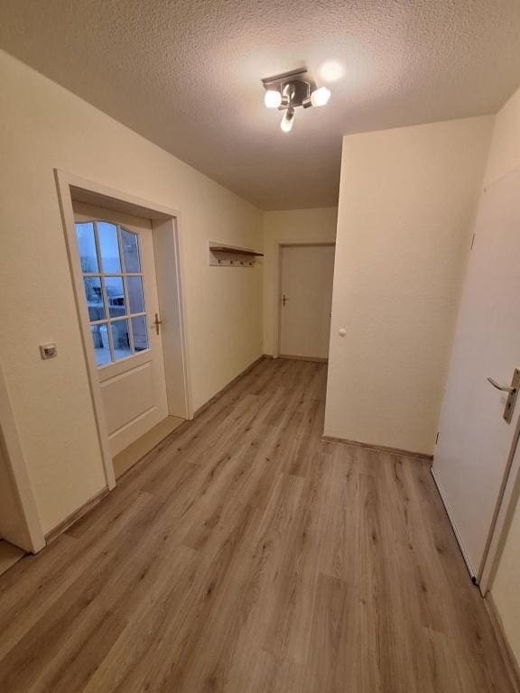 Three-Bedroom Apartment room - Image 1