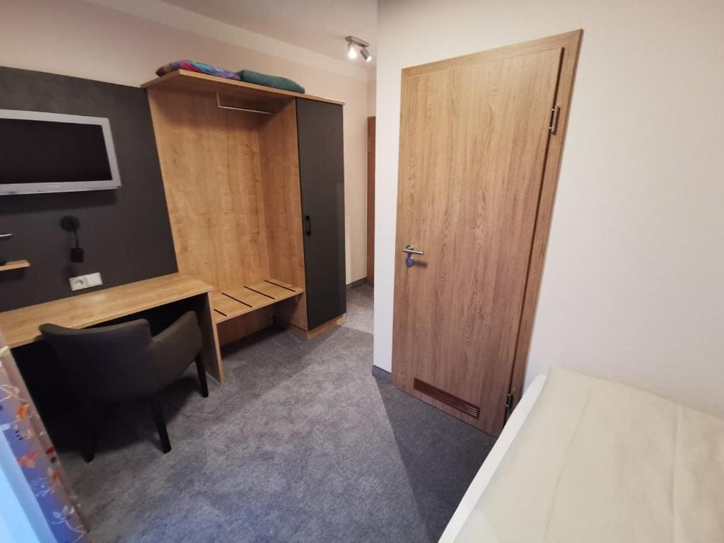 Einzelzimmer room - Image 3