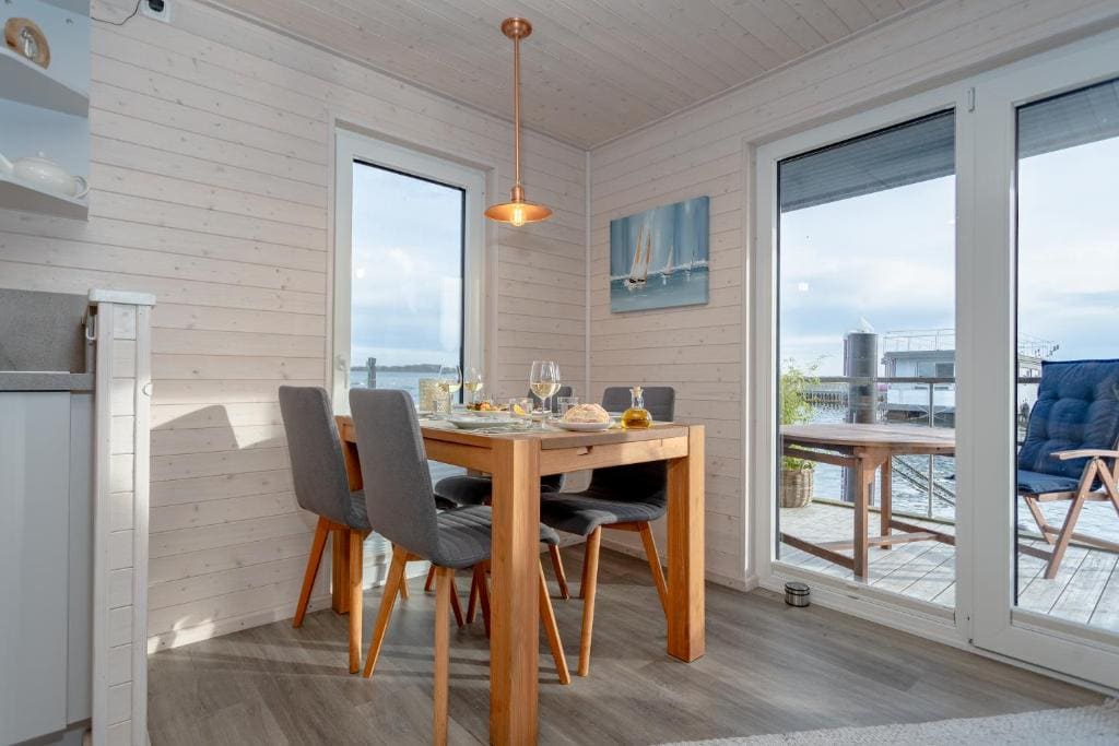 Mobile Home room - Image 3