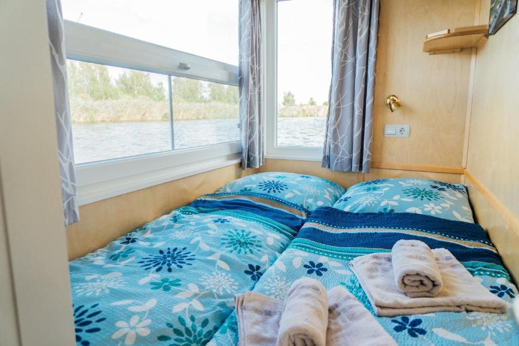 Mobile Home room - Image 1