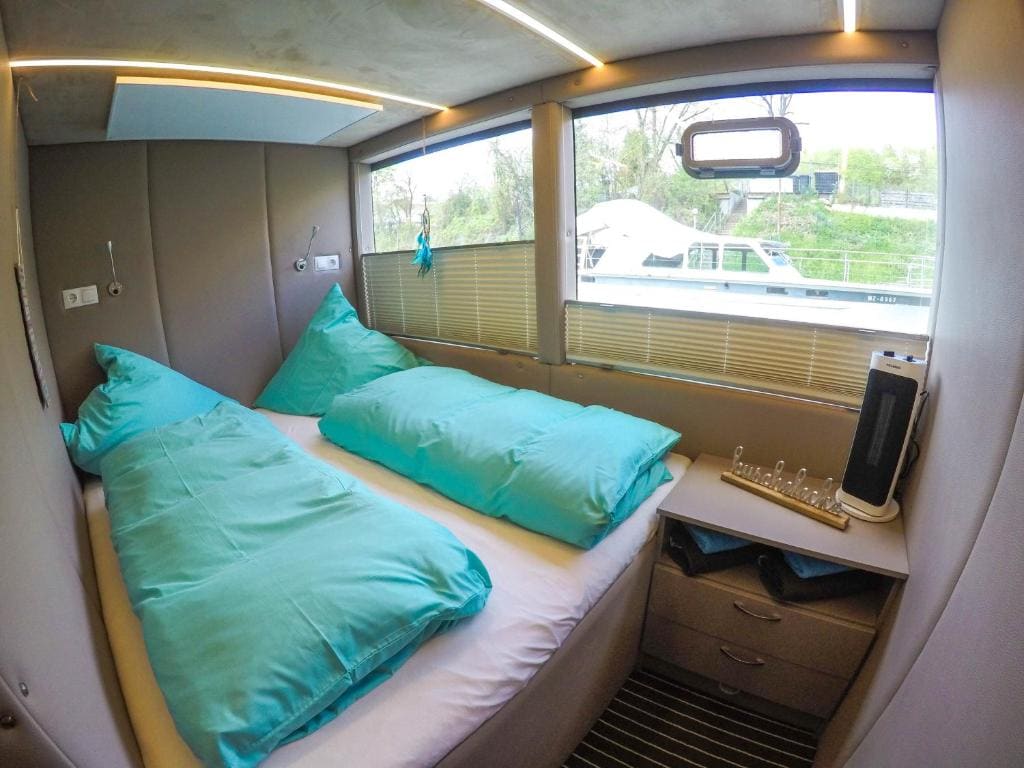 Mobile Home room - Image 3