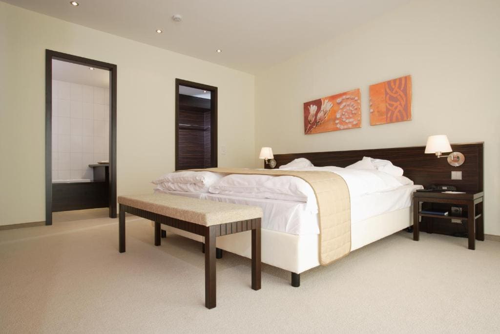 Suite room - Image 1