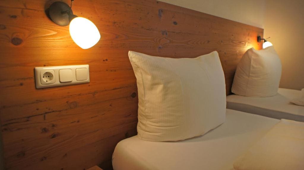 Deluxe Suite room - Image 3