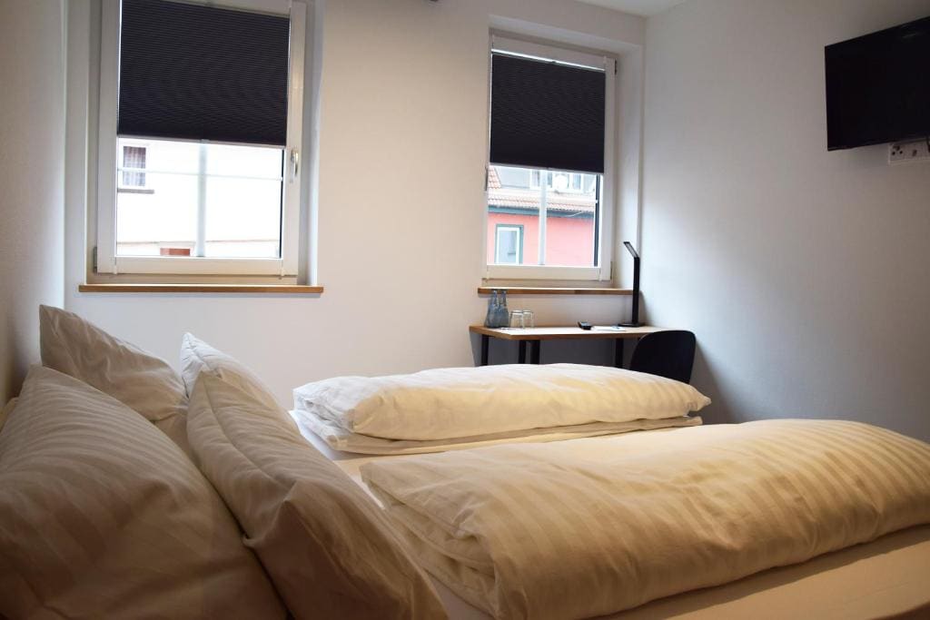 Economy Double Room room - Image 3