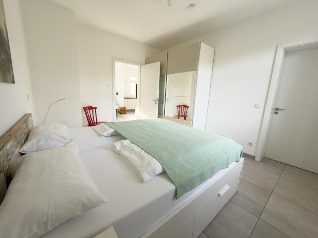 Apartment - Split Level room - Image 2