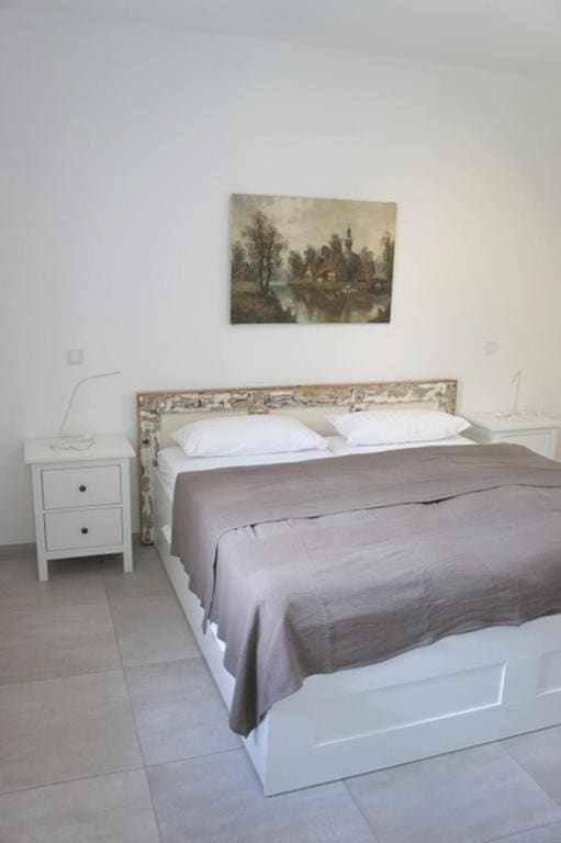 Apartment - Split Level room - Image 1