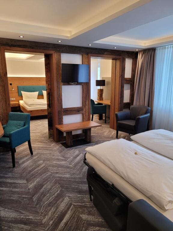 Suite room - Image 3