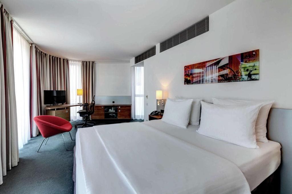 Queen Room - Accessible room - Image 1